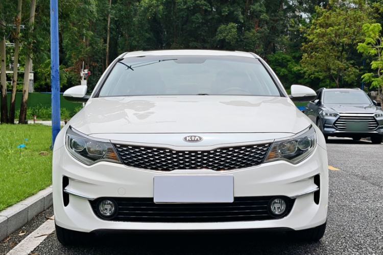 Used Kia K5 2016 2.0L Automatic LUX Exterior 5