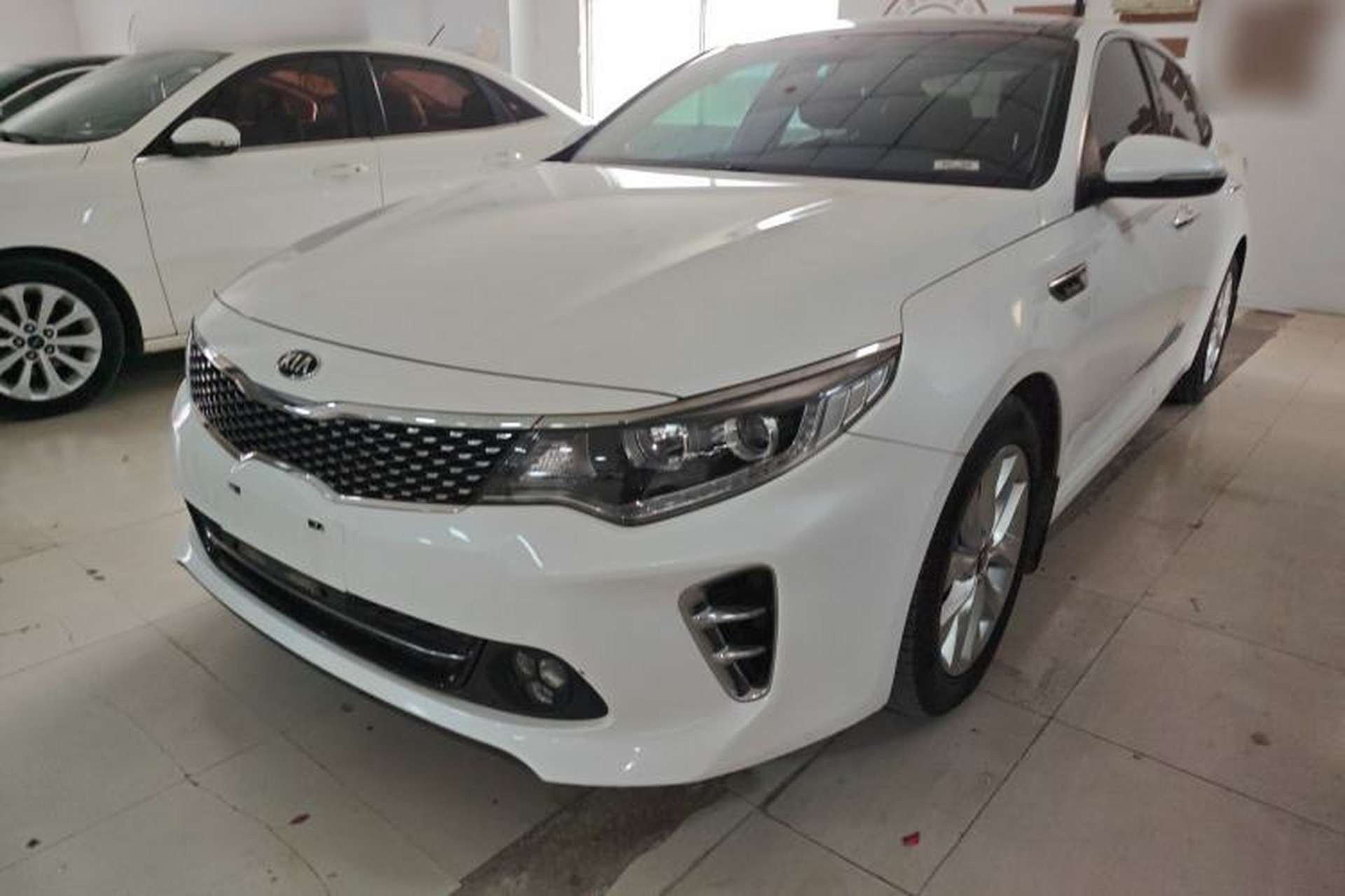 Used Kia K5 2016 1.6T Automatic LUX Front Left 45 Deg