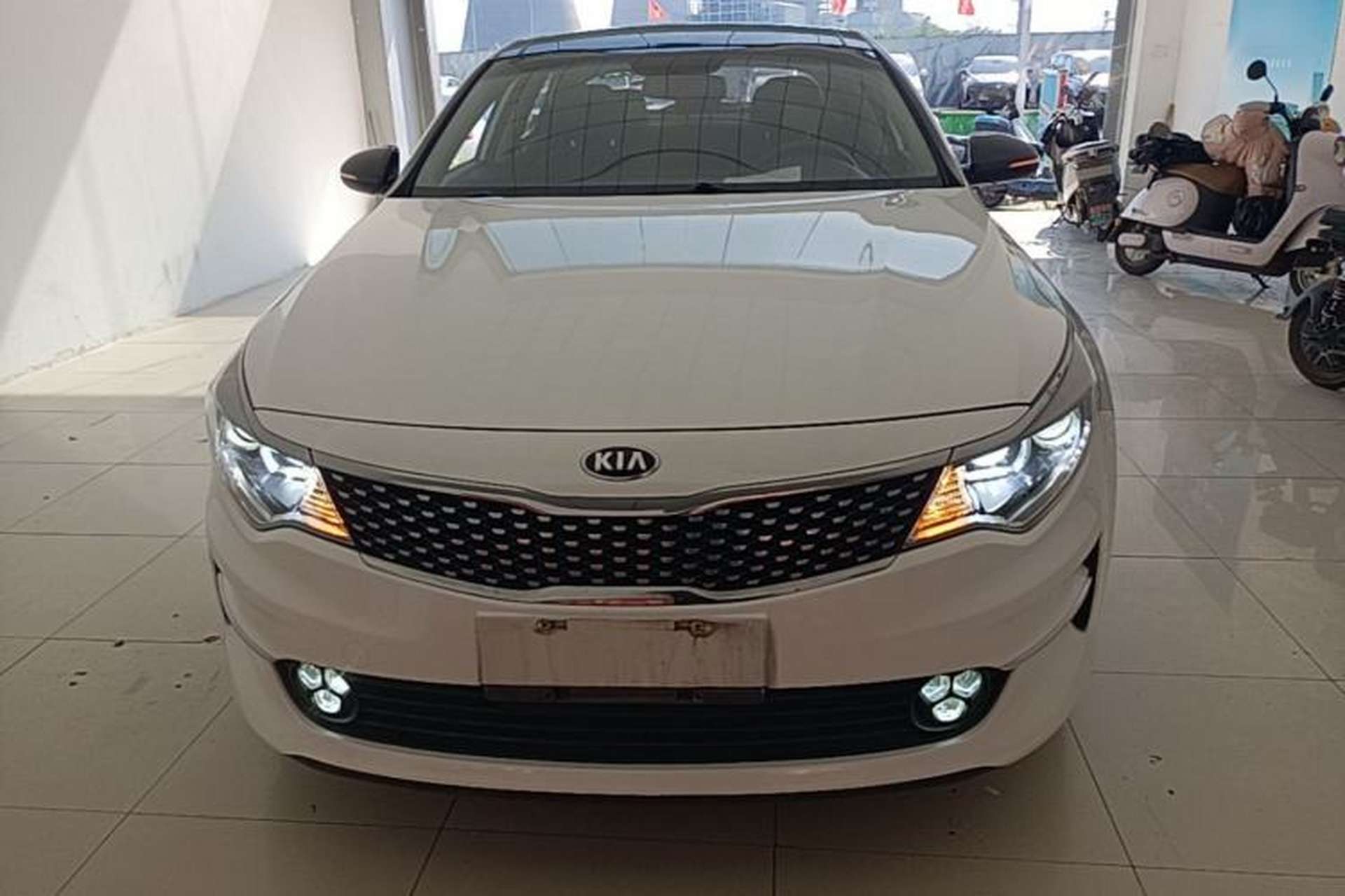 Used Kia K5 2016 2.0L Automatic LUX Front