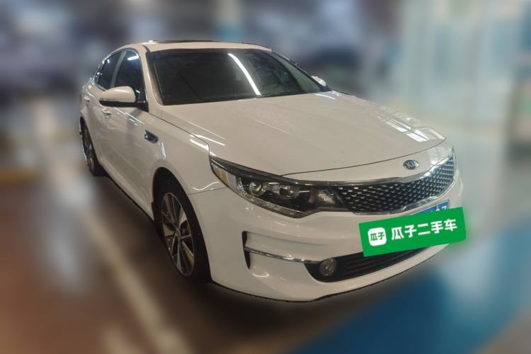 Used Kia K5 2016 2.0L Automatic LUX Front Right 45 Deg