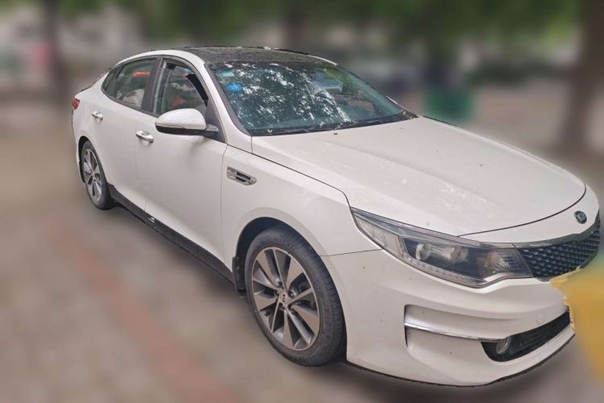 Used Kia K5 2016 2.0L Automatic LUX Front Right 45 Deg