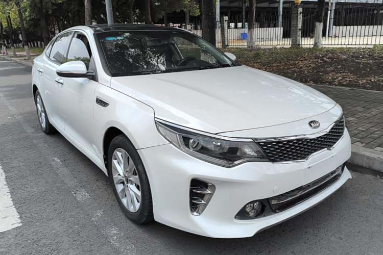 Used Kia K5 2016 1.6T Automatic LUX Front Right 45 Deg