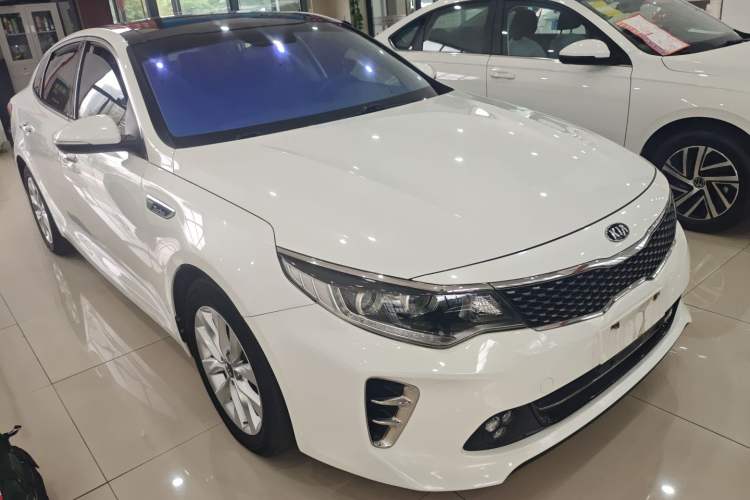 Used Kia K5 2016 1.6T Automatic LUX Front Right 45 Deg