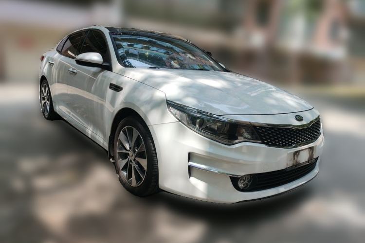 Used Kia K5 2016 2.0L Automatic LUX Front Right 45 Deg