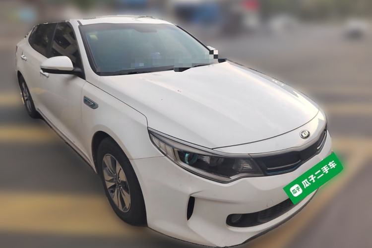 Used Kia K5 2016 2.0L Hybrid GLS Front Right 45 Deg