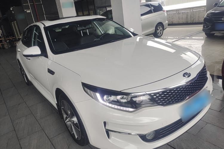 Used Kia K5 2016 2.0L Automatic LUX Front Right 45 Deg