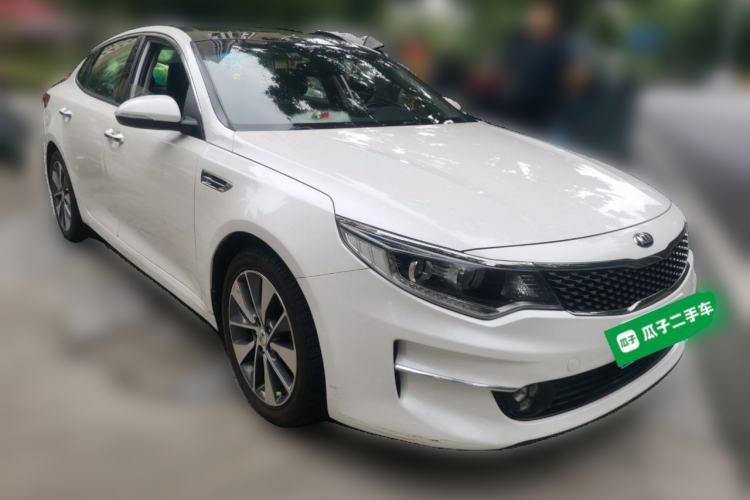 Used Kia K5 2016 2.0L Automatic LUX Front Right 45 Deg