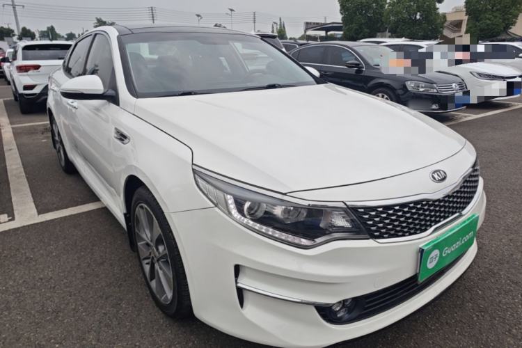 Used Kia K5 2016 2.0L Automatic LUX Front Right 45 Deg