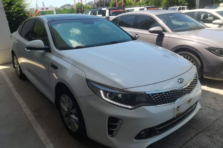 Used Kia K5 2016 1.6T Automatic LUX Front Right 45 Deg