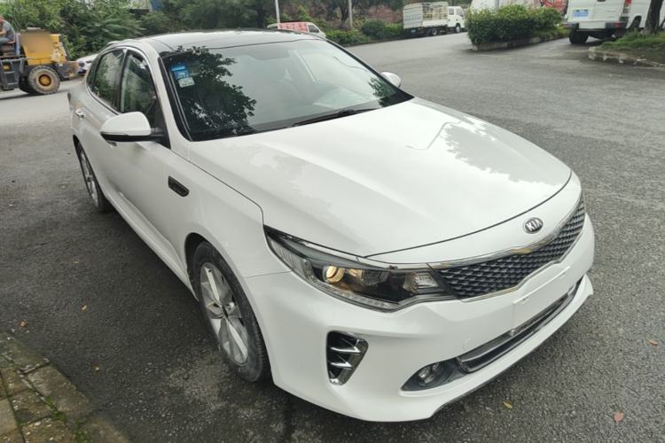 Used Kia K5 2016 1.6T Automatic LUX Front Right 45 Deg