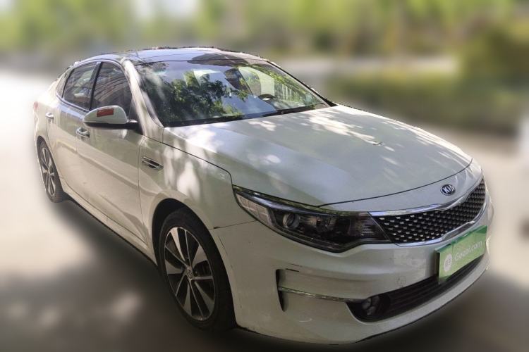 Used Kia K5 2016 2.0L Automatic LUX Front Right 45 Deg