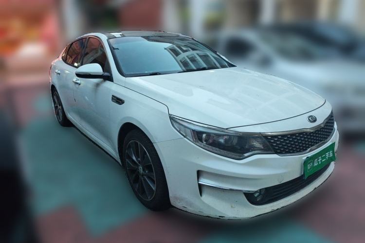 Used Kia K5 2016 2.0L Automatic LUX Front Right 45 Deg