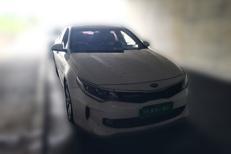 Used Kia K5 2016 2.0L Hybrid GLS Front Right 45 Deg