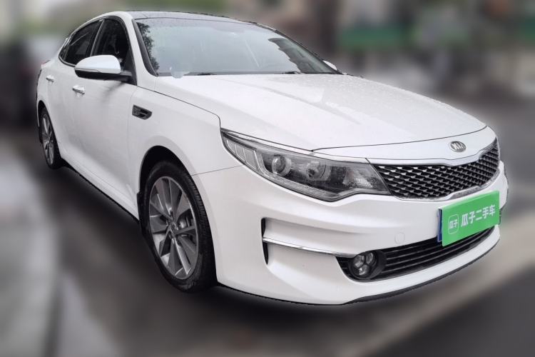 Used Kia K5 2016 2.0L Automatic LUX Front Right 45 Deg