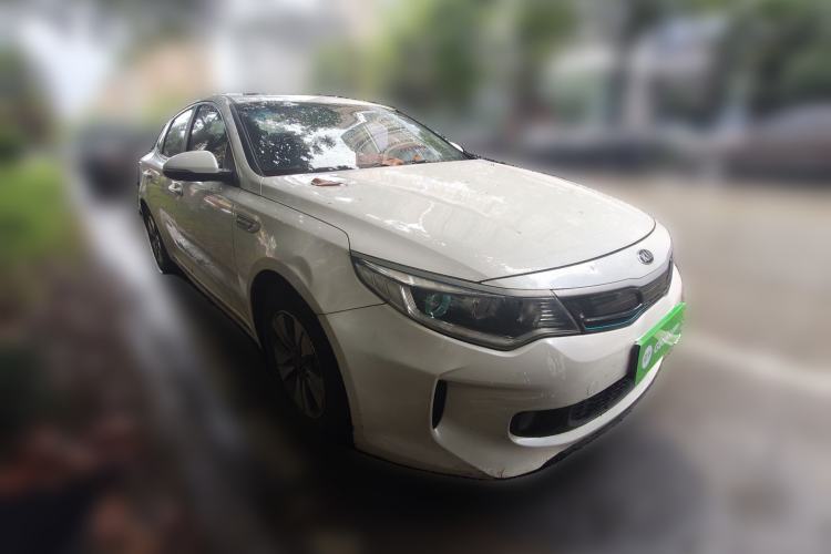 Used Kia K5 2016 2.0L Hybrid GLS Front Right 45 Deg