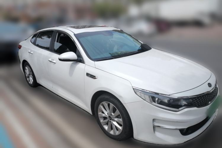 Used Kia K5 2016 2.0L Automatic GLS Front Right 45 Deg