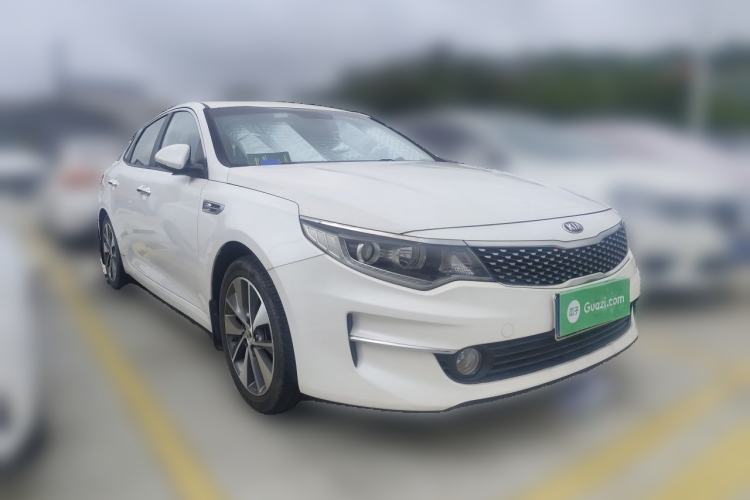 Used Kia K5 2016 2.0L Automatic LUX Front Right 45 Deg