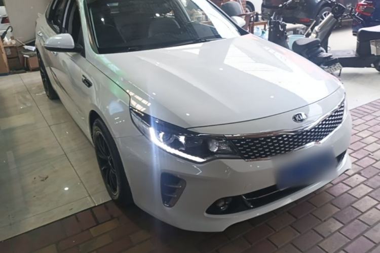 Used Kia K5 2016 1.6T Automatic LUX Front Right 45 Deg