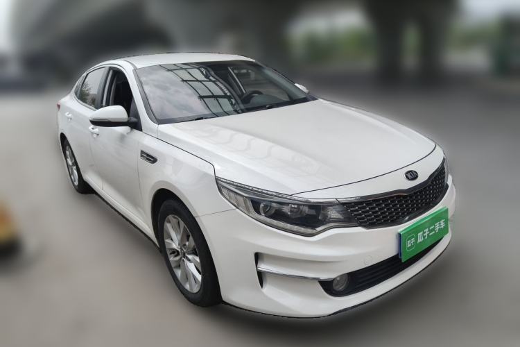 Used Kia K5 2016 2.0L Automatic GL Front Right 45 Deg