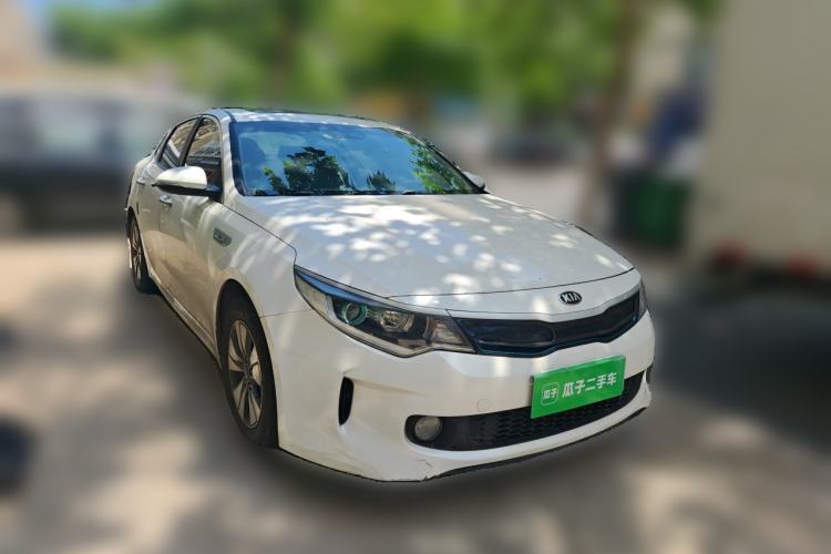 Used Kia K5 2016 2.0L Hybrid GLS Front Right 45 Deg
