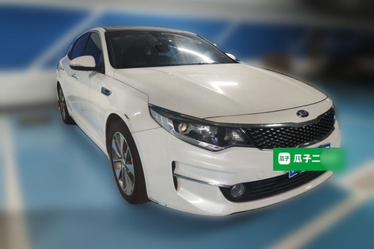 Used Kia K5 2016 2.0L Automatic LUX Front Right 45 Deg