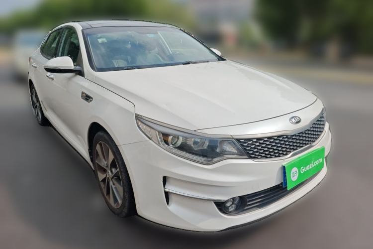 Used Kia K5 2016 2.0L Automatic LUX Front Right 45 Deg
