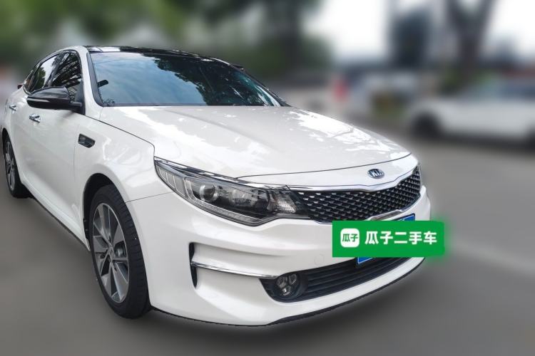 Used Kia K5 2016 2.0L Automatic LUX Front Right 45 Deg