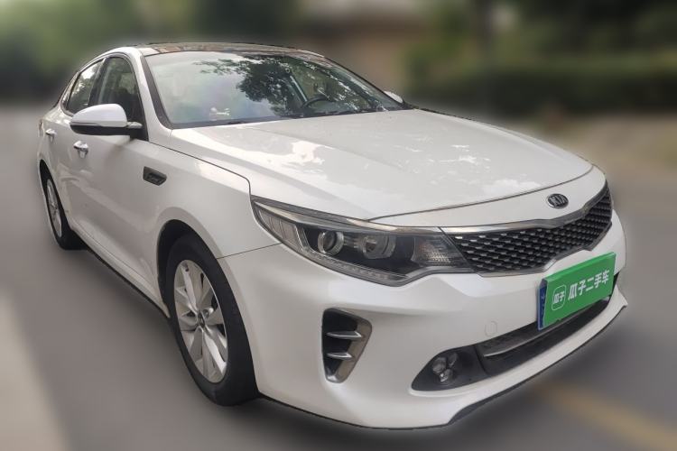 Used Kia K5 2016 1.6T Automatic LUX Front Right 45 Deg