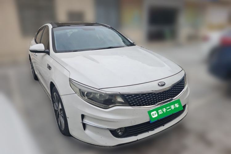 Used Kia K5 2016 2.0L Automatic LUX Front Right 45 Deg