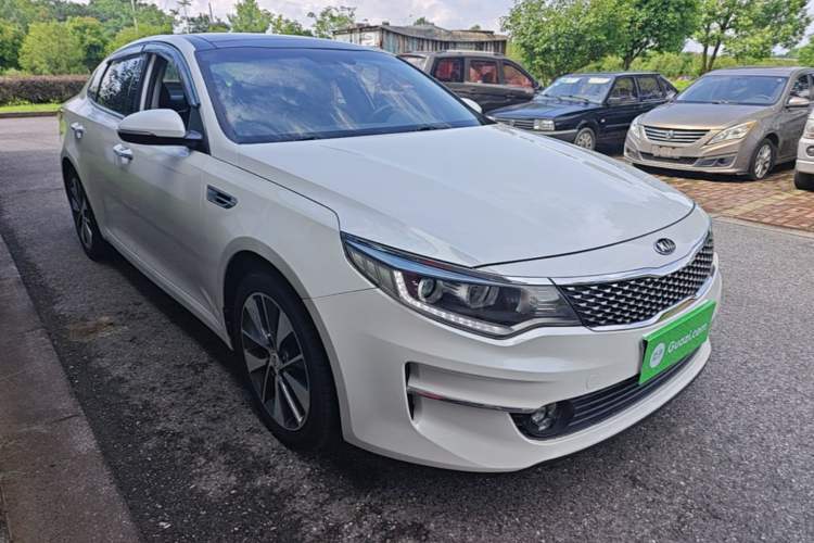 Used Kia K5 2016 2.0L Automatic LUX Front Right 45 Deg