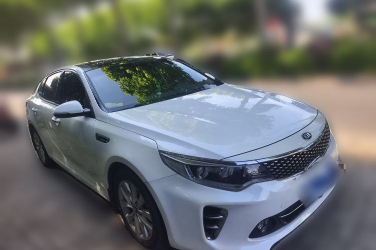 Used Kia K5 2016 1.6T Automatic LUX Front Right 45 Deg