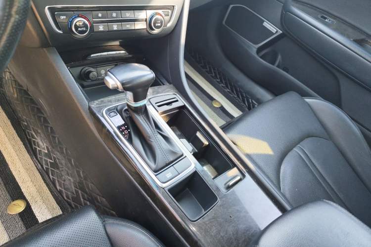 Used Kia K5 2016 1.6T Automatic LUX Gear Lever