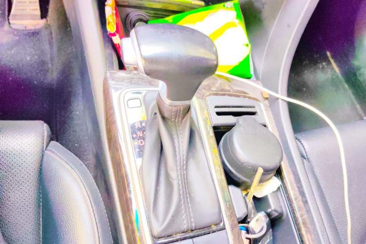 Used Kia K5 2016 1.6T Automatic LUX Gear Lever