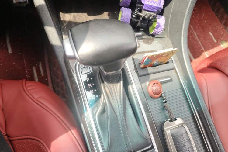 Used Kia K5 2016 1.6T Automatic LUX Gear Lever