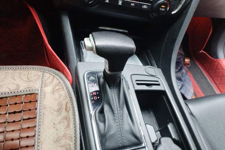 Used Kia K5 2016 2.0L Automatic GL Gear Lever