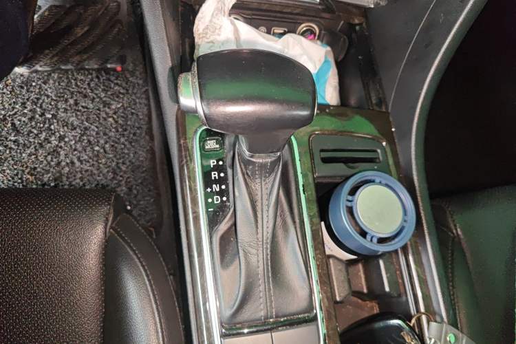 Used Kia K5 2016 1.6T Automatic LUX Gear Lever