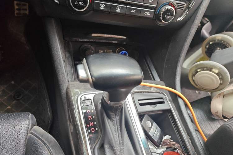 Used Kia K5 2016 2.0L Automatic LUX Gear Lever