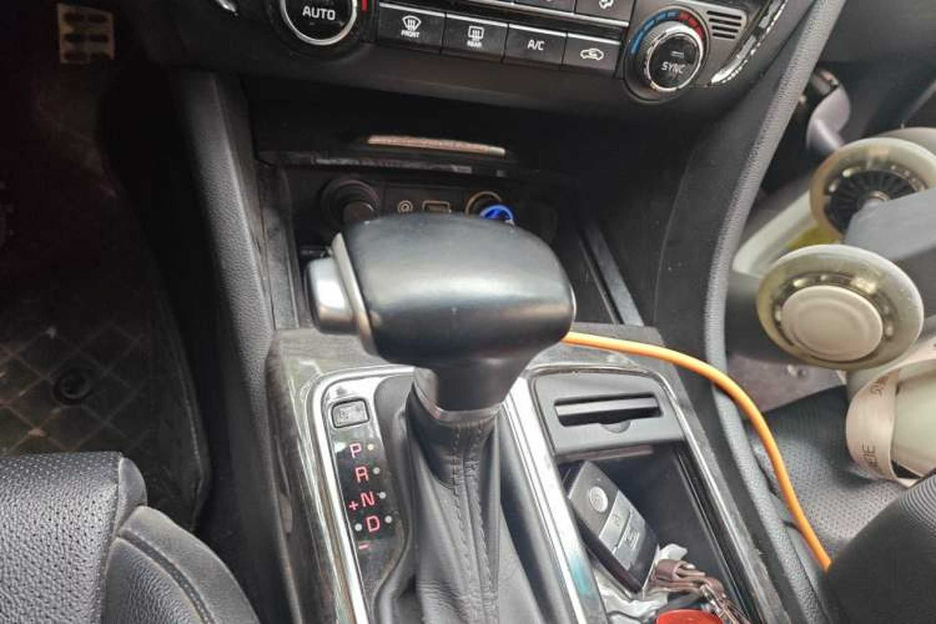 Used Kia K5 2016 2.0L Automatic LUX Gear Lever