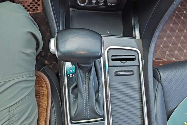 Used Kia K5 2016 2.0L Automatic PRM Gear Lever