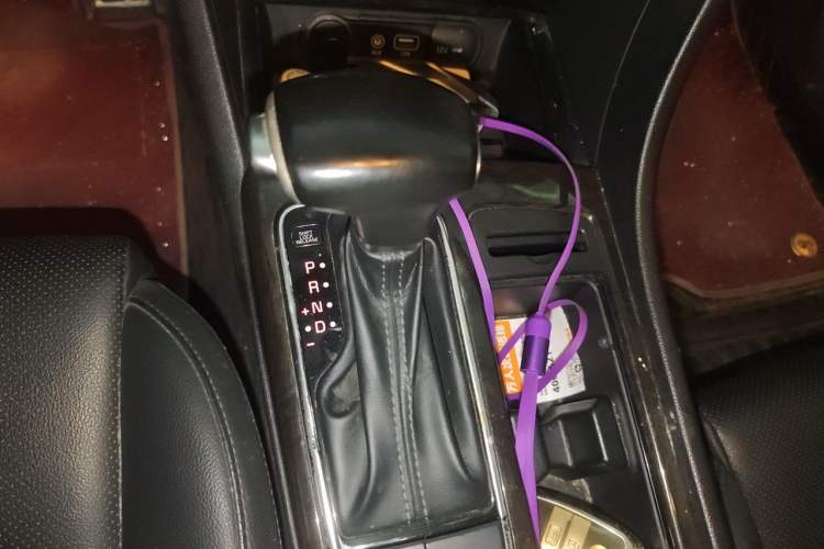 Used Kia K5 2016 2.0L Automatic LUX Gear Lever