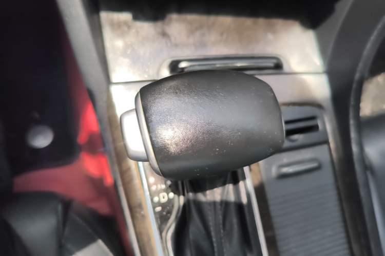 Used Kia K5 2016 1.6T Automatic LUX Gear Lever