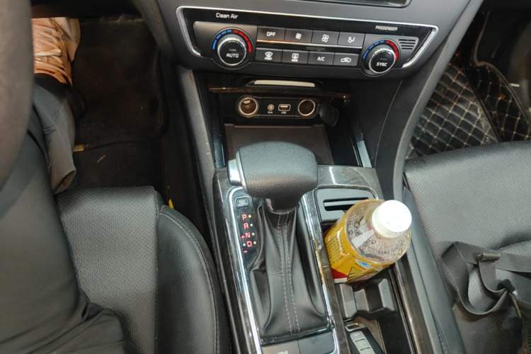 Used Kia K5 2016 2.0L Automatic GLS Gear Lever