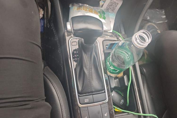 Used Kia K5 2016 2.0L Automatic LUX Gear Lever