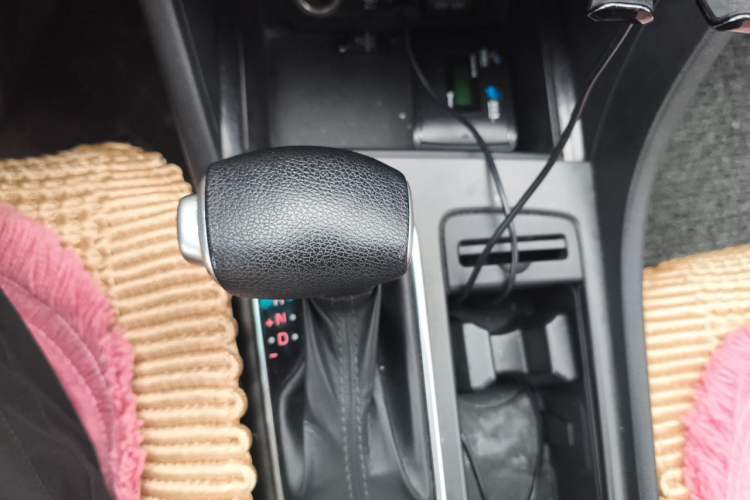 Used Kia K5 2016 2.0L Automatic GL Gear Lever
