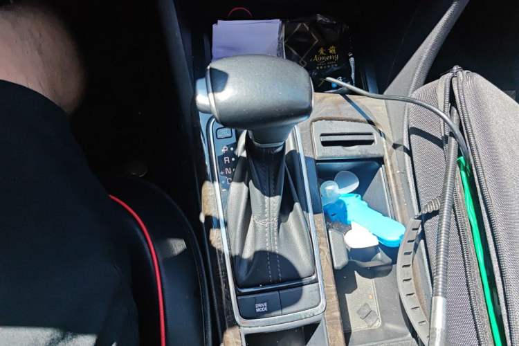 Used Kia K5 2016 1.6T Automatic LUX Gear Lever