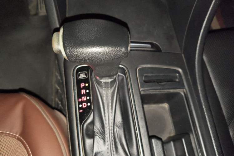 Used Kia K5 2016 2.0L Hybrid GLS Gear Lever