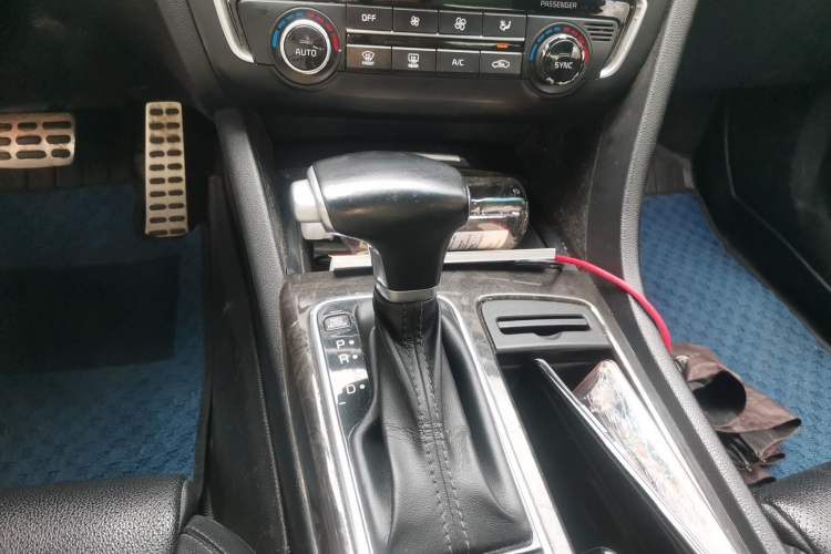 Used Kia K5 2016 2.0L Automatic LUX Gear Lever