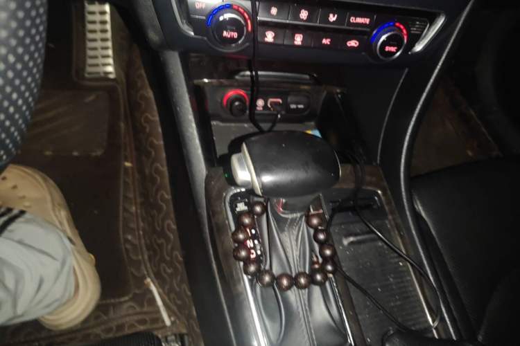 Used Kia K5 2016 1.6T Automatic LUX Gear Lever