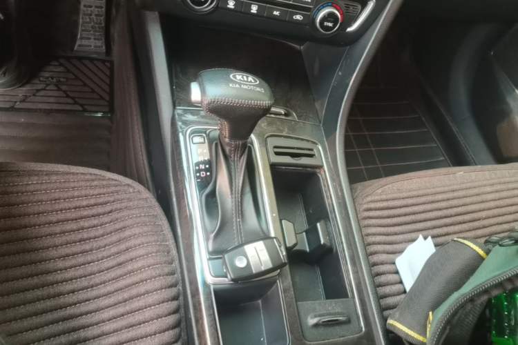 Used Kia K5 2016 1.6T Automatic LUX Gear Lever