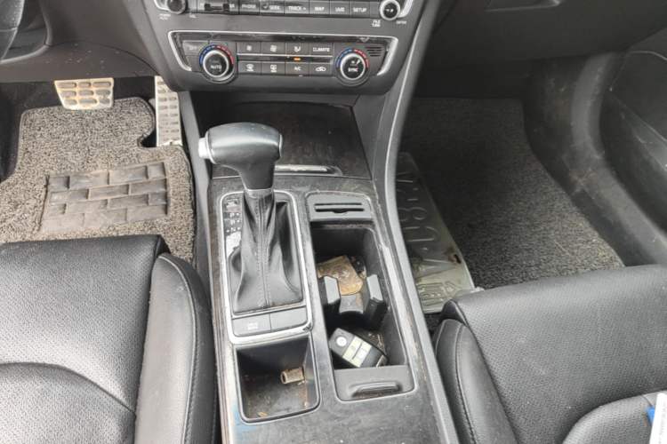 Used Kia K5 2016 1.6T Automatic LUX Gear Lever
